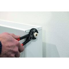  Handwerkzeug Bestseller Alarm Wasserpumpenzange | "Alarm" Maul-W. 28 mm | L. 240 mm | Für Rohr- und Wasserinstallationen 12360739